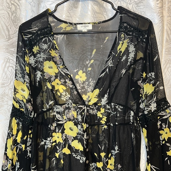 Black Floral Blouse - Picture 2 of 3